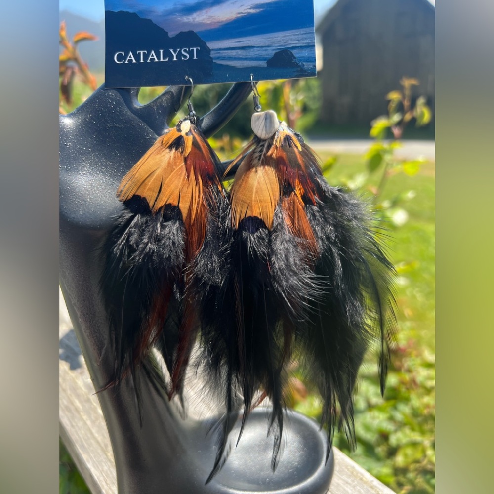 Black Feather Leather Sea Shell Statement Earrings - Picture 1 of 11